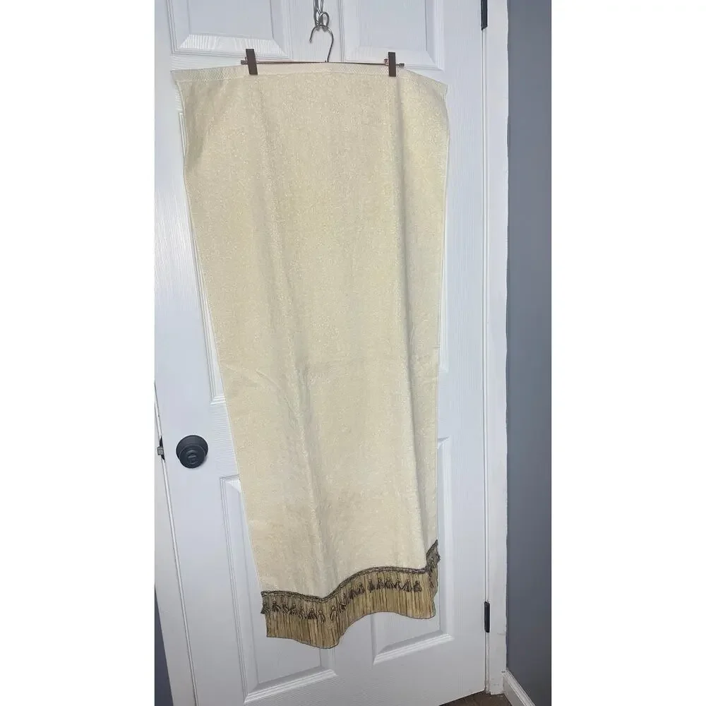 Vintage Avanti Look Cream Towel Set -2 Bath Towels with Tassels & 1 Wash Cloth